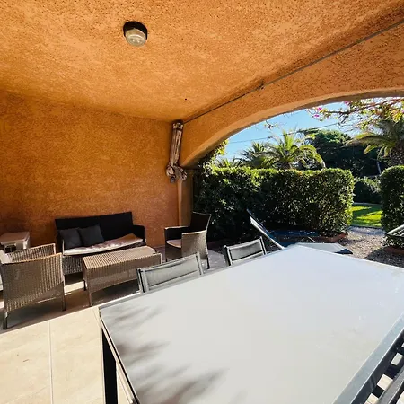 Apartment Jade A 100m De La Hyeres