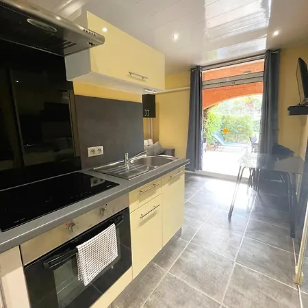 Apartment Jade A 100m De La *